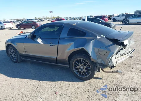 2014 Ford Mustang V6 Premium z USA, uszkodzony, nr VIN 1ZVBP8AM3E5268875